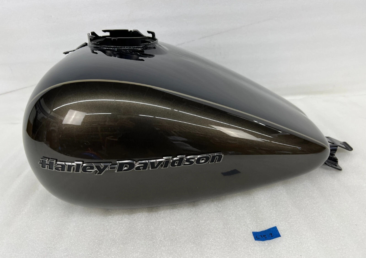Harley-Davidson Ultra Limited Touring Gas Tank 2020 OEM River Rock Gray - Image 7